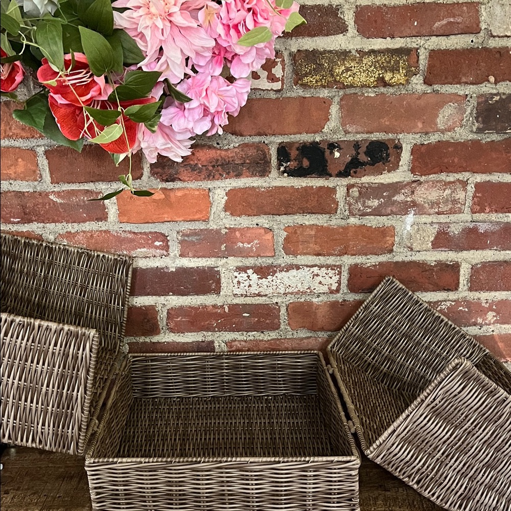 Pottery Barn Brown Outdoor Picnic Basket - Picture 10 of 16